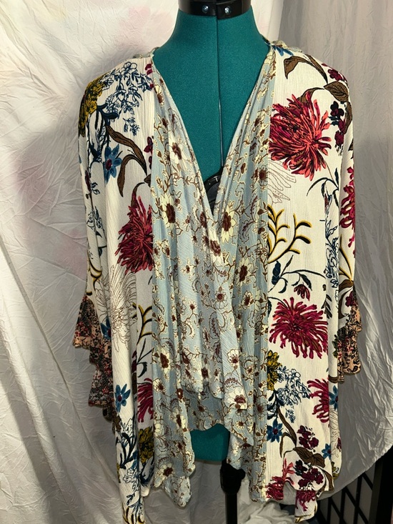 Umgee Tops - Umgee Floral Open-Front Tunic  Kimono Cardigan in Ivory, Pink & Blue size medium
